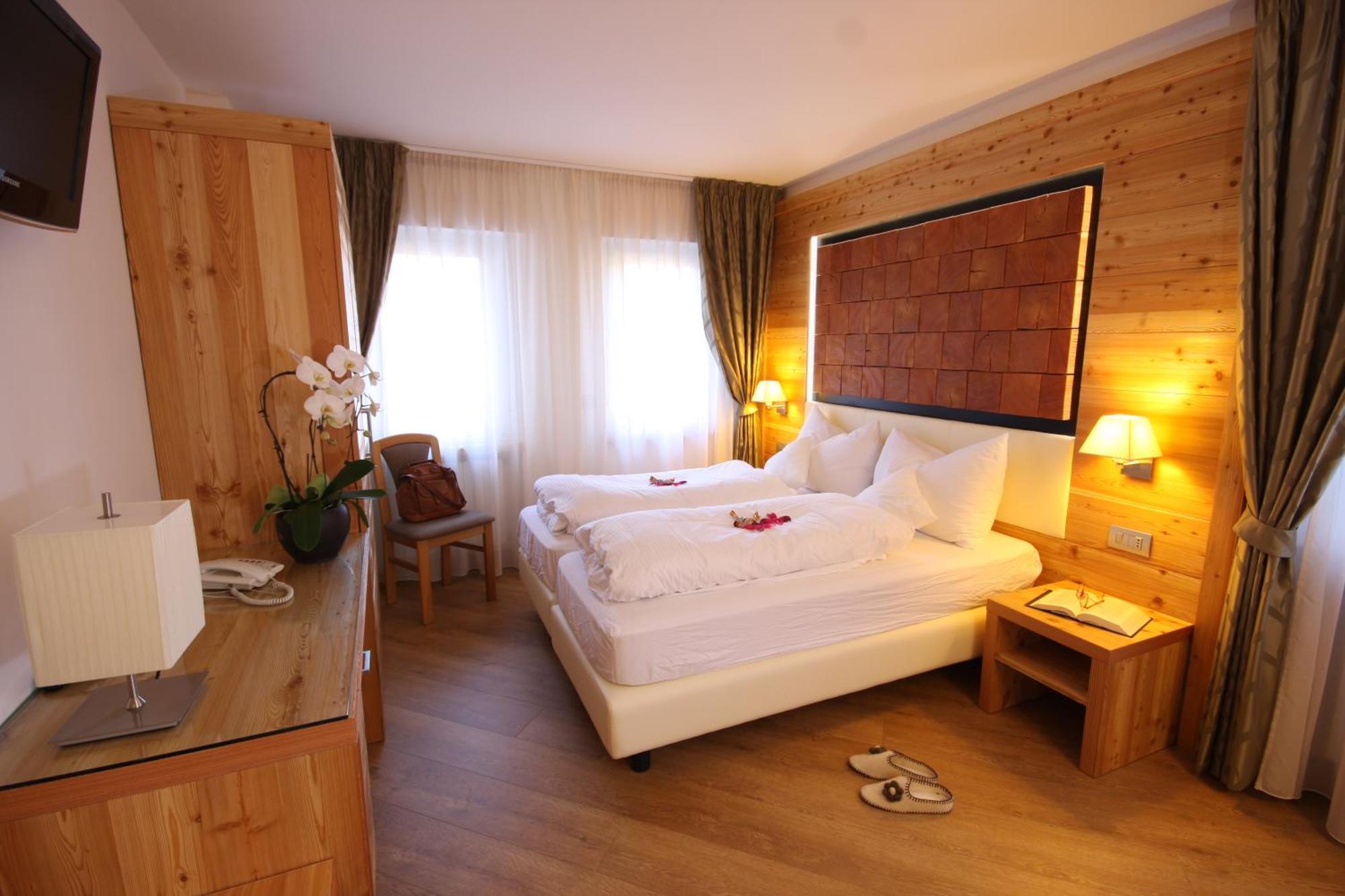 באסלגה די פינה Hotel Pineta מראה חיצוני תמונה