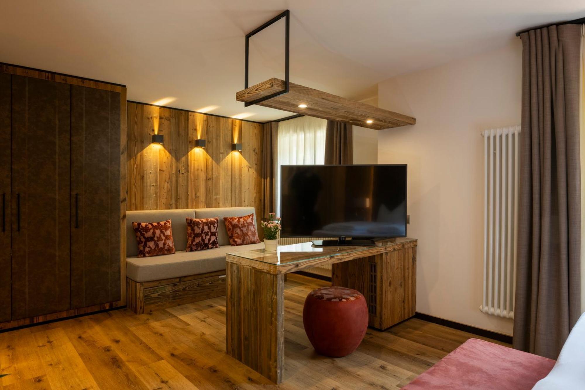 באסלגה די פינה Hotel Pineta מראה חיצוני תמונה
