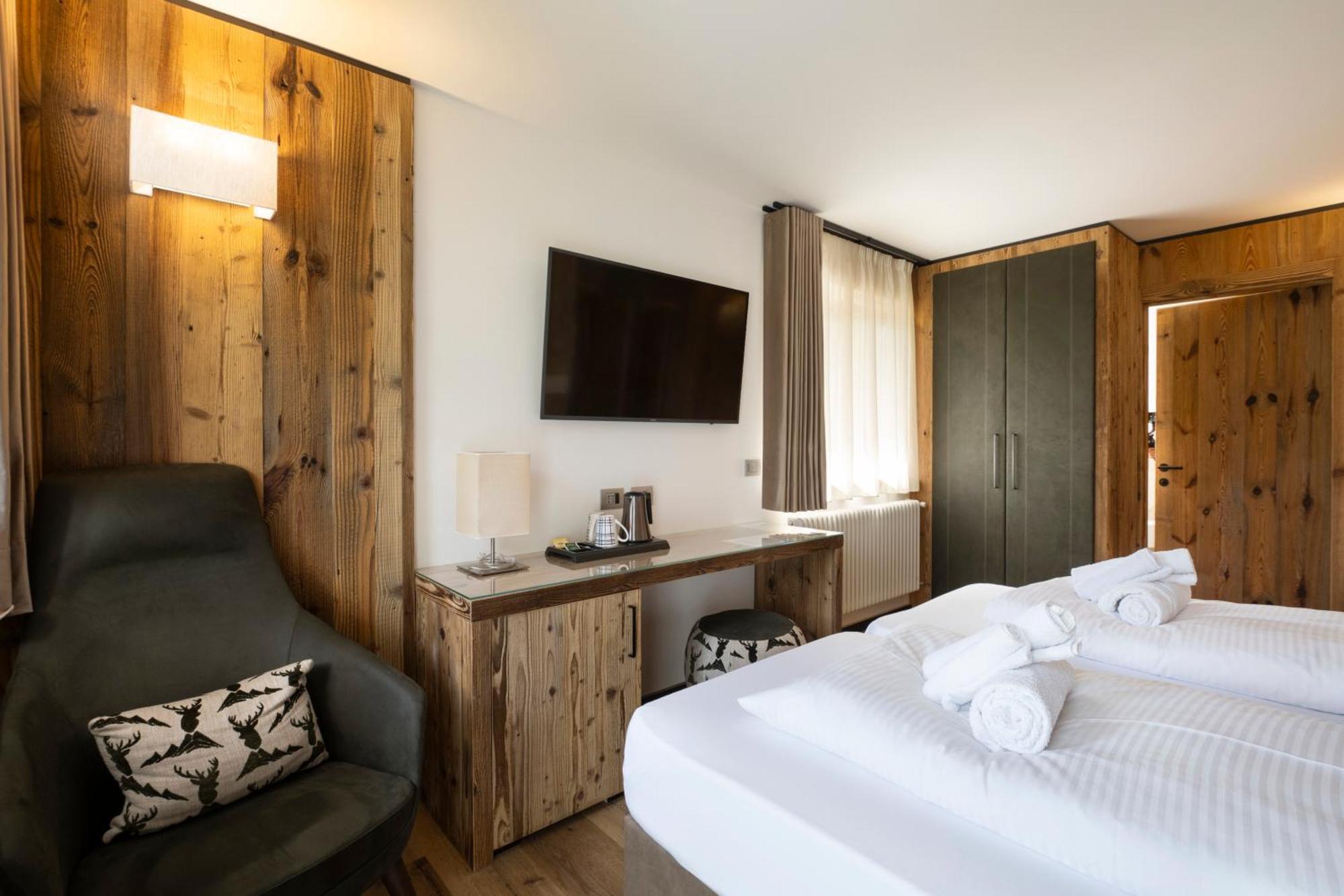 באסלגה די פינה Hotel Pineta מראה חיצוני תמונה